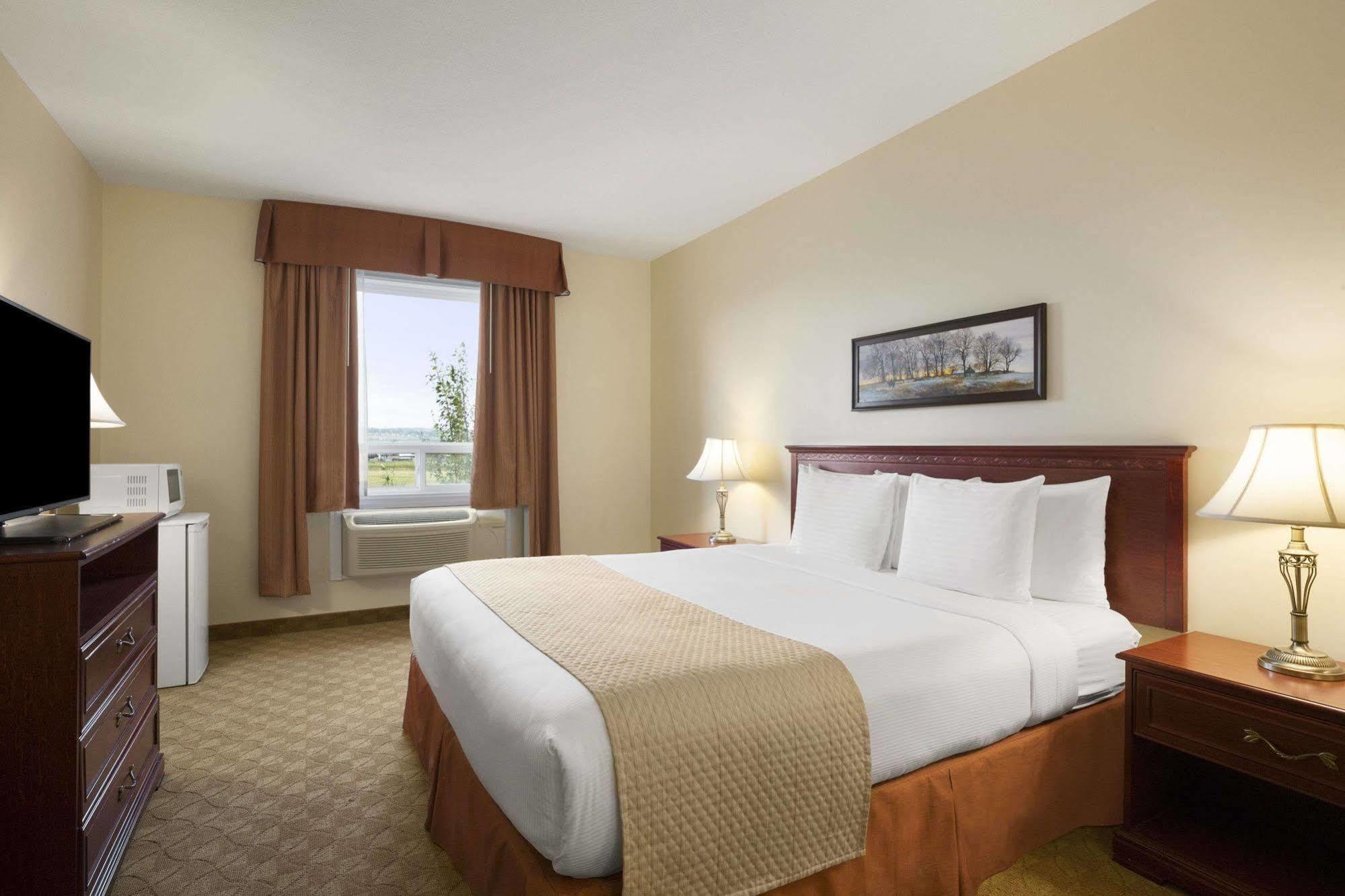 Days Inn By Wyndham Dawson Creek Eksteriør bilde